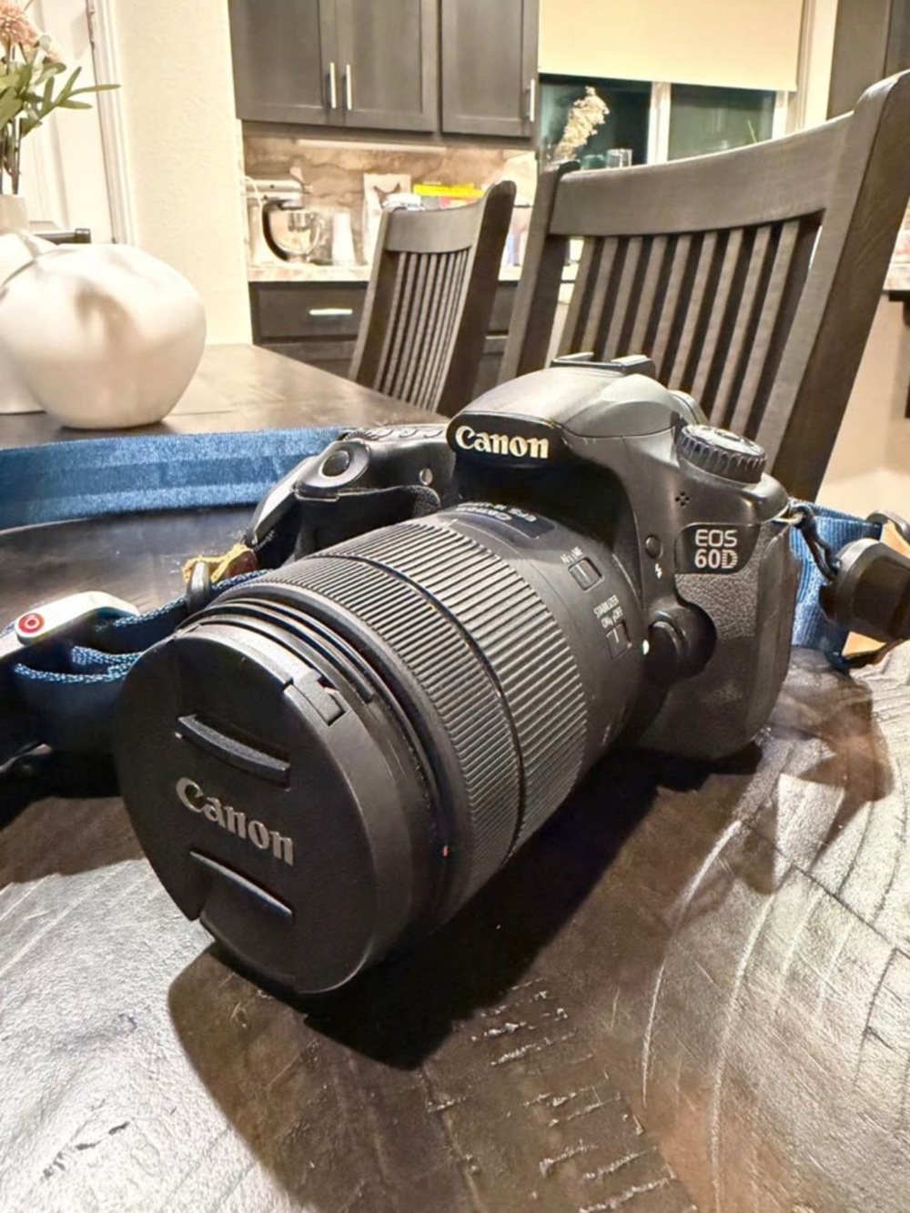 Canon EOS 60D DSLR Camera in Black with Lens